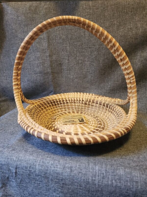 Vintage Handmade Sweetgrass 11" Round Coil Pie Basket w/ Handle - Image 5