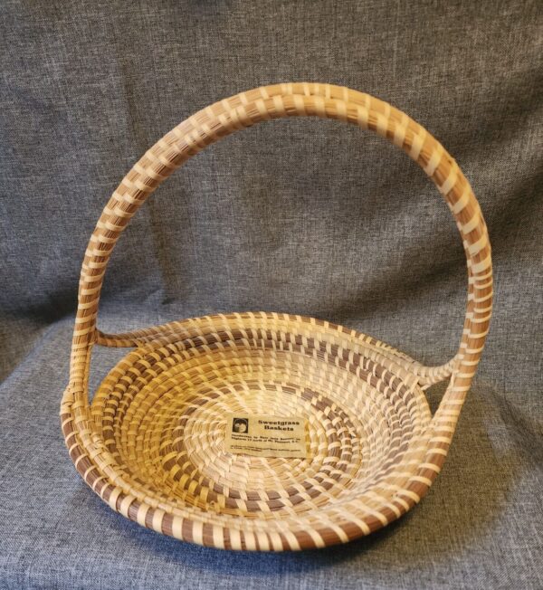 Vintage Handmade Sweetgrass 11" Round Coil Pie Basket w/ Handle