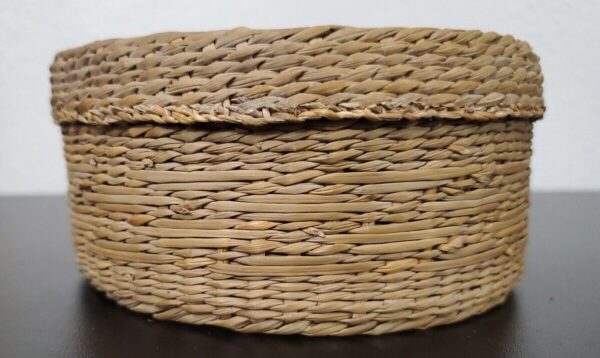 Vintage Handwoven Sweetgrass Lidded Boho Basket Handmade 2.5" T x 5" Across Lid - Image 3