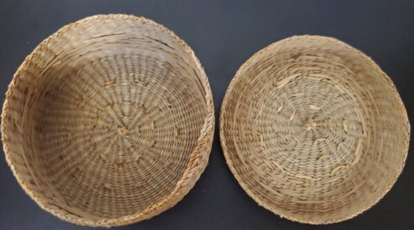 Vintage Handwoven Sweetgrass Lidded Boho Basket Handmade 2.5" T x 5" Across Lid - Image 5