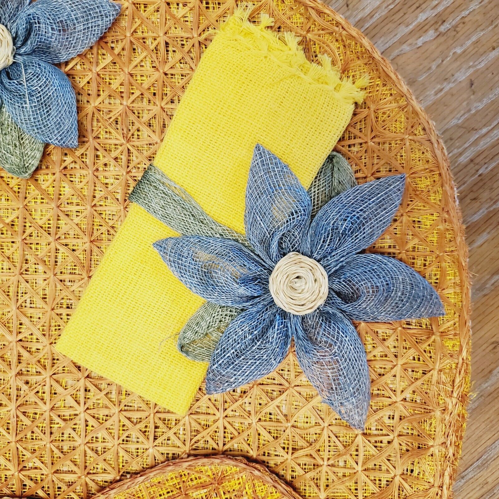 Vintage Pineapple Placemats Lot Of Two Home Decor Adult's Yellow Floral Napkin - Image 4