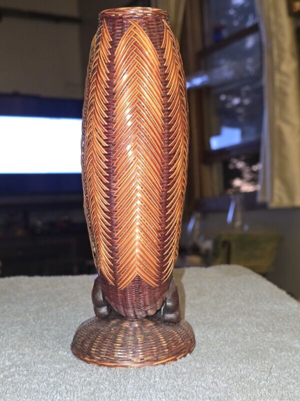 VINTAGE RARE SHANGHAI HANDICRAFTS WICKER /SQUIRREL/BEAVER VASE BOHO KITSCHY - Image 3