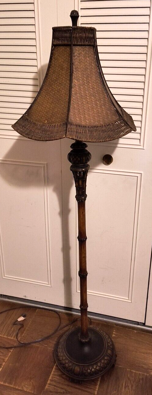 Vintage Rattan Wicker Shades Floor Lamp Home Decor Lighting Fixure in Dark Brown