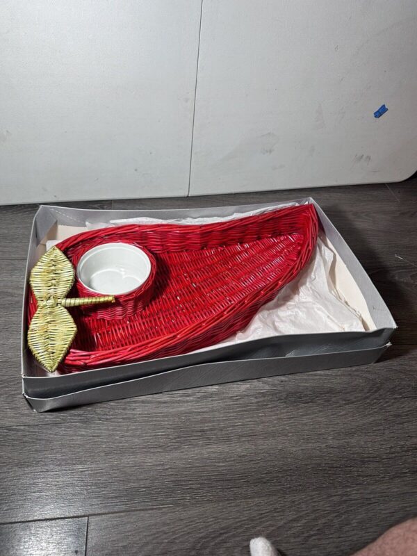 Vintage Red Hot Chili Pepper Wicker Rattan Chip Basket with White Dip Bowl - Image 2