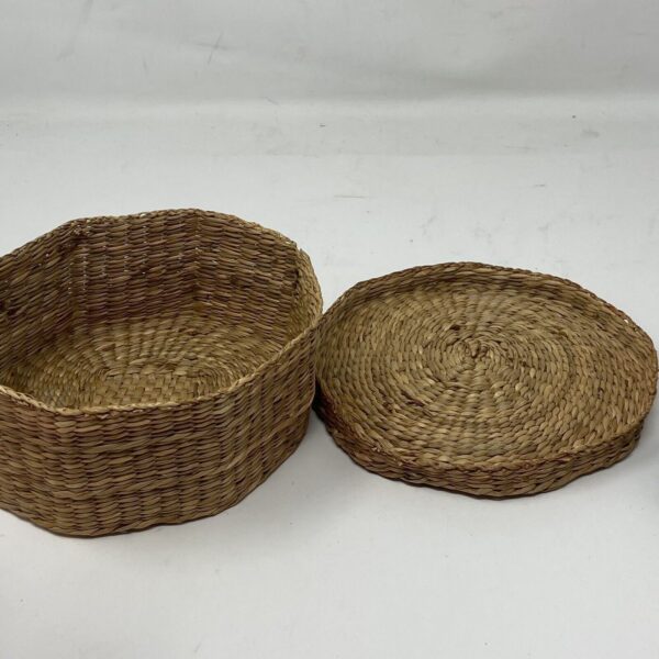 Vintage Round Sweet Grass Basket With Lid - Image 2