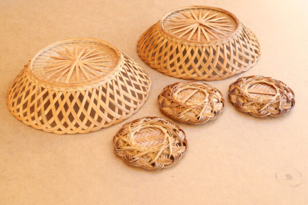 Vintage Set Primitive Wood Woven Straw Baskets Serving Trays Coaster Retro Boho - Image 2