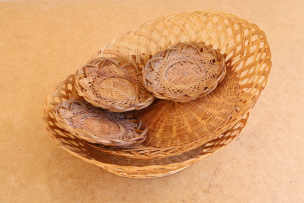 Vintage Set Primitive Wood Woven Straw Baskets Serving Trays Coaster Retro Boho - Image 3