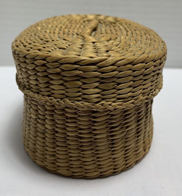 Vintage Small Handmade Handwoven Oval Sweet Grass Boho Basket With Lid 5.5 - Image 3