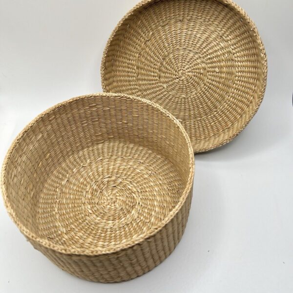 Vintage Sweet Grass / Straw Nesting Stacking Lidded Boho Baskets Set Of 2 - Image 5