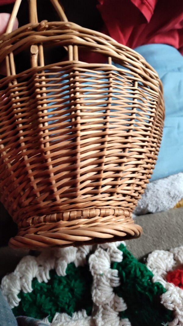 vintage wicker basket with handle - Image 2