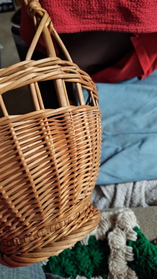 vintage wicker basket with handle - Image 3