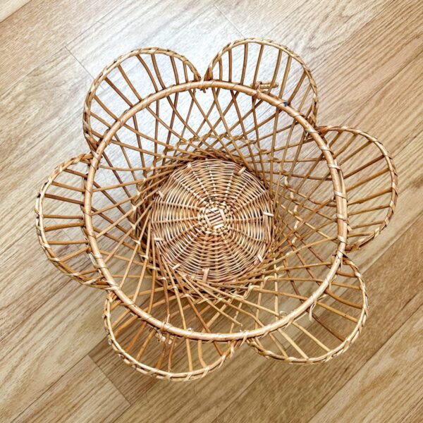 Vintage Wicker Fruit Basket Retro Kitchen Basket Boho Home Decor Scalloped Shape - Image 4