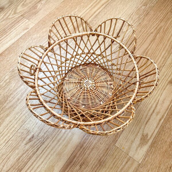 Vintage Wicker Fruit Basket Retro Kitchen Basket Boho Home Decor Scalloped Shape