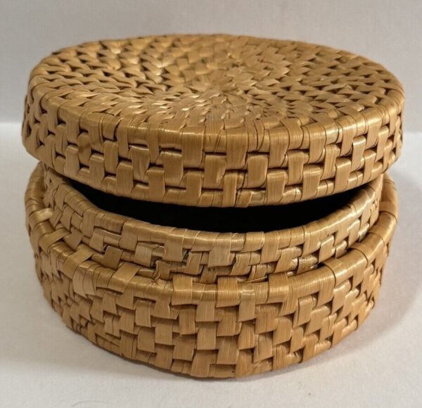 Vintage Woven In Lidded Round Trinket 4” Basket Cottage Bohemian Boho Straw - Image 2