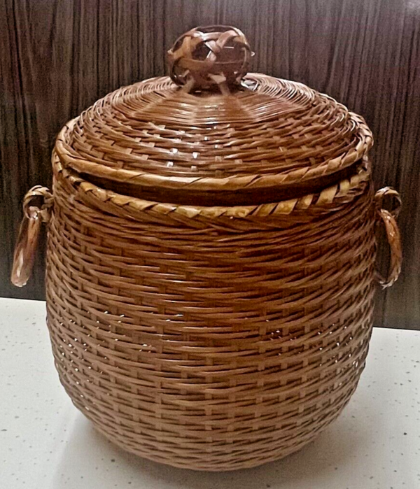 Vintage Woven Wicker Basket w/Lid & Handles Round 10" BOHO Storage 70's Style - Image 2