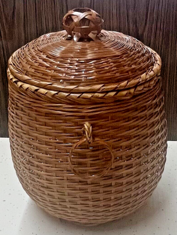 Vintage Woven Wicker Basket w/Lid & Handles Round 10" BOHO Storage 70's Style - Image 4