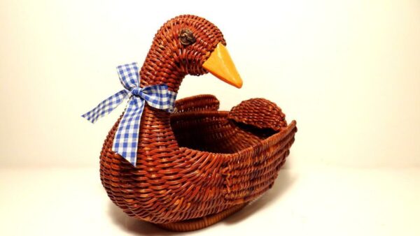 Vtg 8" Brown Rattan Wicker Goose Duck Bird Basket Blue Gingham Bow Home Decor - Image 3