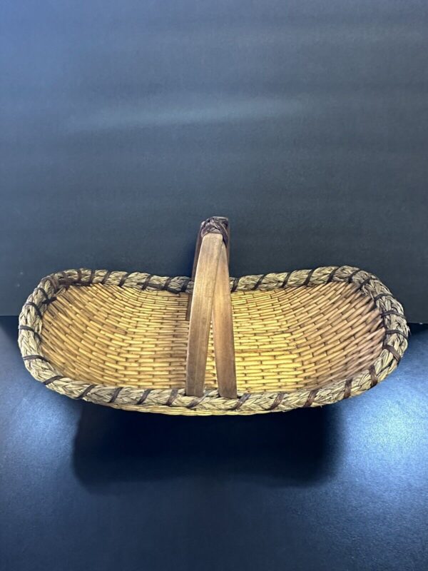 Vtg Bamboo Woven Brown Handled Gathering Basket Oval Cradle Shaped 18 In. EUC - Image 3