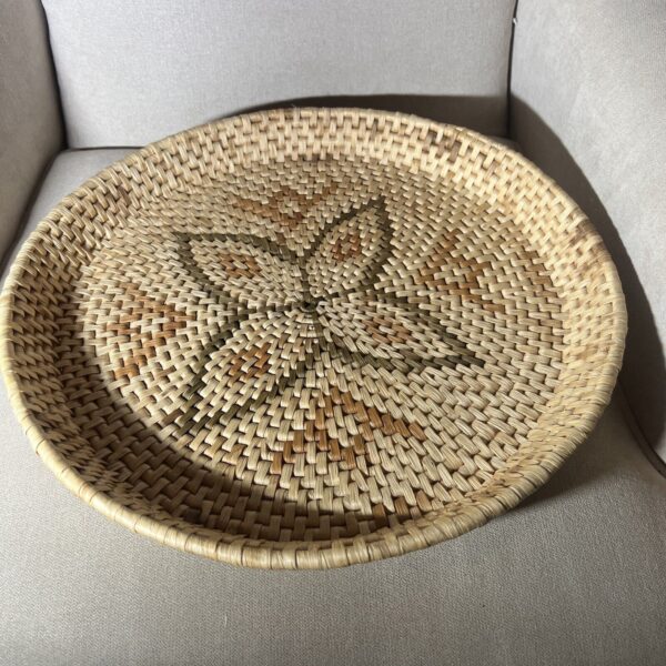 VTG Boho Basket Tray Hand Woven Seagrass Tan Green Decorative Shallow Wall Art - Image 4