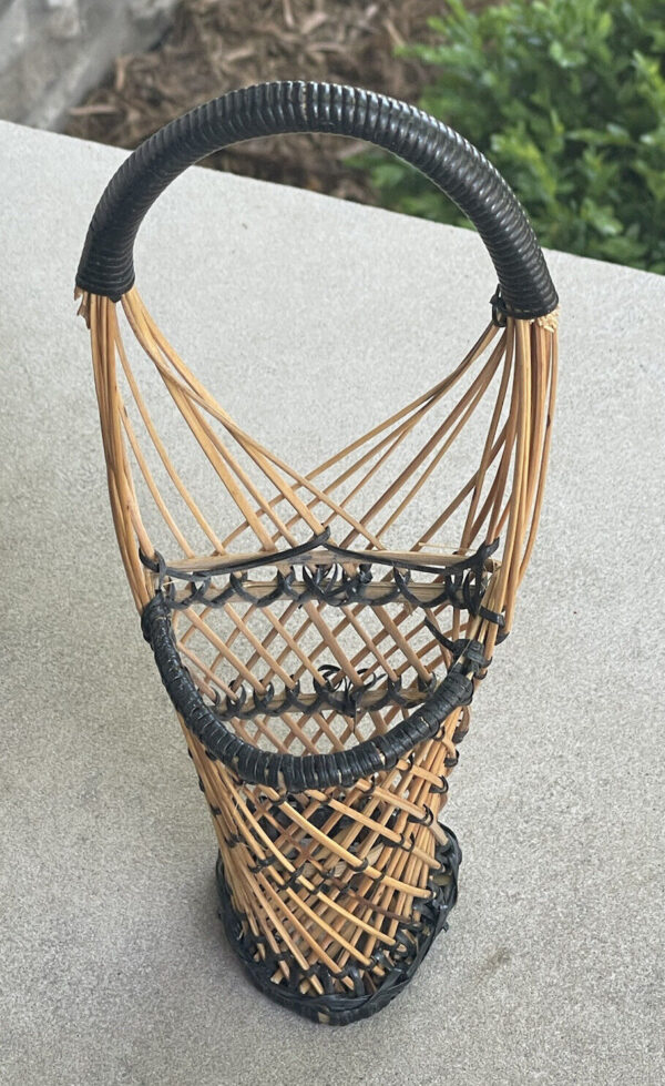 VTG BOHO Flat Backed Wicker Black and Natural Basket, Philippines 10" Farmhouse - Image 3