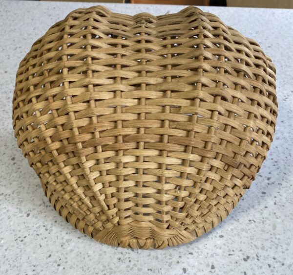 VTG Handmade Buttocks Basket Primitive Style Woven Split Oak Side Handles 1987 - Image 4