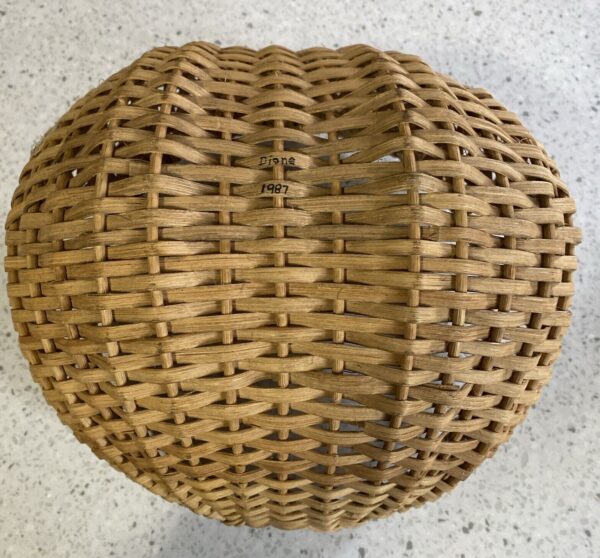 VTG Handmade Buttocks Basket Primitive Style Woven Split Oak Side Handles 1987 - Image 5