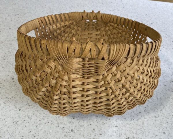 VTG Handmade Buttocks Basket Primitive Style Woven Split Oak Side Handles 1987