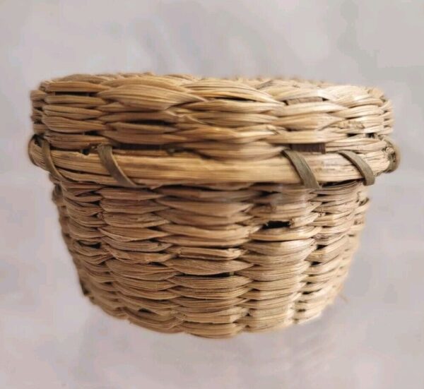 Vtg Miniature Native Hand Made Sweet Grass Woven Basket w/Lid Small Round Boho - Image 6