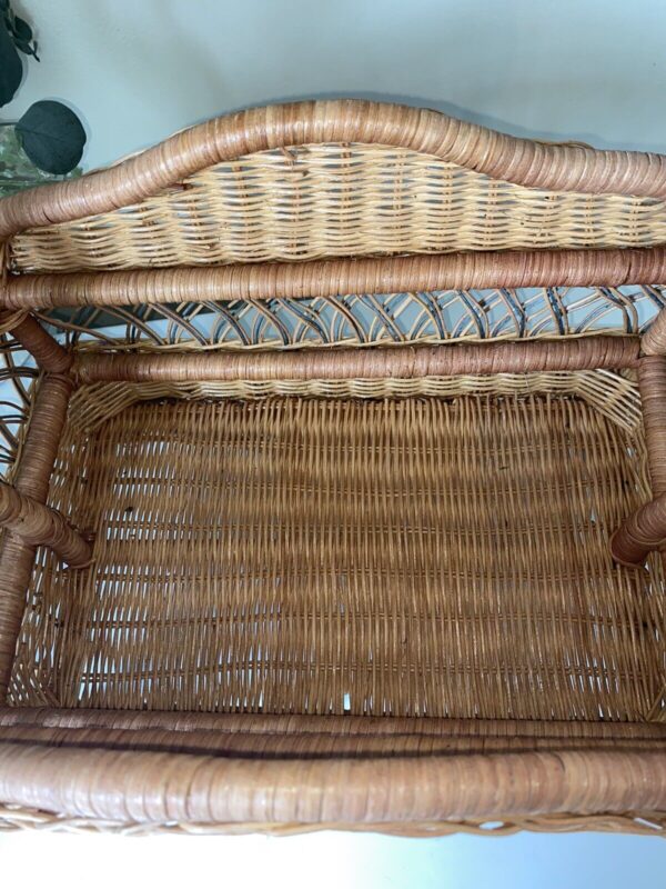 VTG Natural Tan Rattan Wicker Weaved Footed W/ Handle Magazine Basket Boho - Image 6