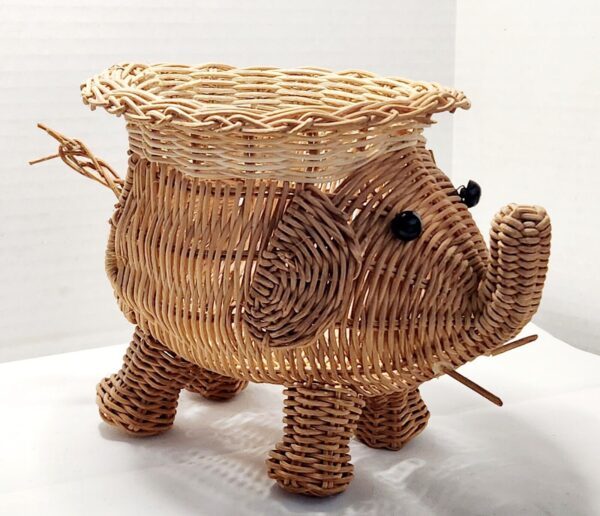 VTG Natural Wicker Rattan Elephant Basket Planter Pot Holder Small 6.5" CUTE