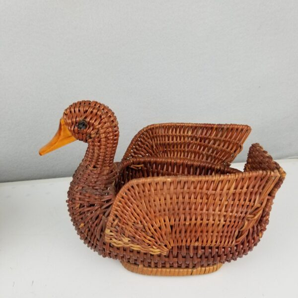 Vtg Set of 2 Woven Wicker Rattan Duck Farmhouse Boho Basket with Wooden Beak - Image 2