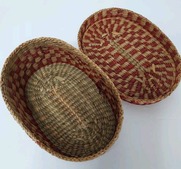 Vtg Small Boho Sweet Grass Woven Basket Fitted Lid Oval Rust/Natural Trinket Box - Image 4