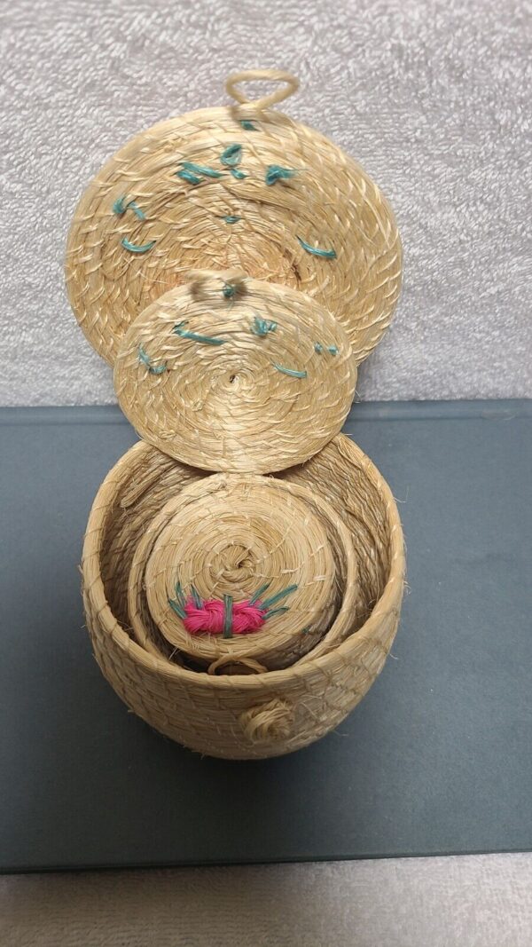 Vtg Small Grass Nesting Baskets w/ Lids Set of 3 Boho Jewelry Trinket Storage - Image 4