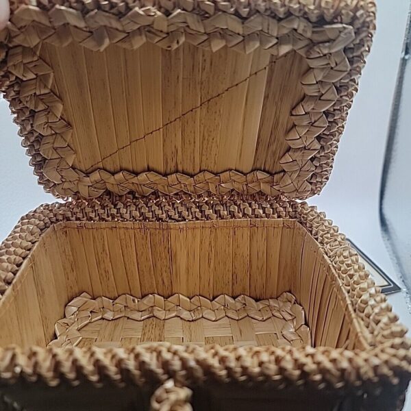 Vtg Straw Wicker Casket Basket Trinket Box Boho Decor - Image 6