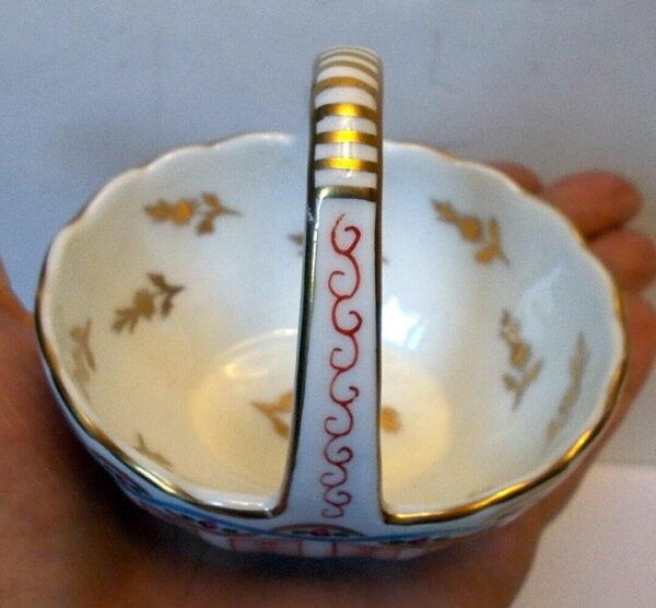 VTG VISTA ALEGRE VA PORTUGAL Ceramic BASKET Miniature Hand Ptd - Image 4