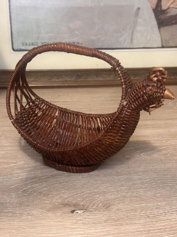 VTG Wicker Chicken Basket With Handle Cottagecore Decor Rattan Boho Basket - Image 2