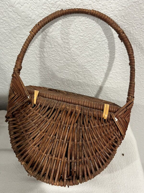 Woven Wall Hanging Basket With Hinged Lid, Vintage Country Boho - Image 2