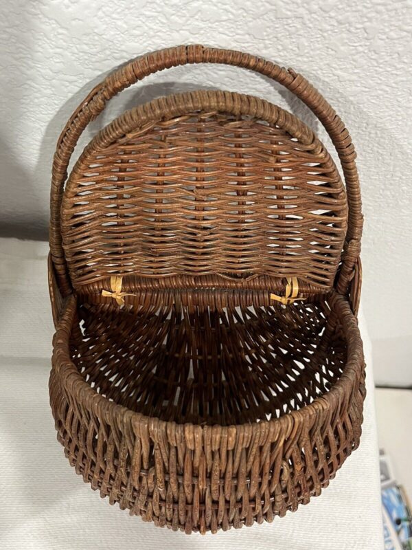 Woven Wall Hanging Basket With Hinged Lid, Vintage Country Boho - Image 3