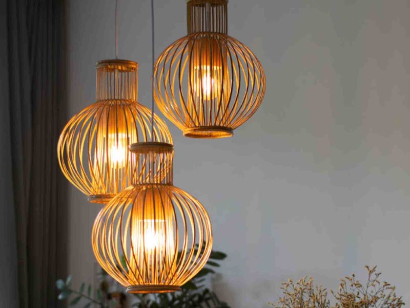 Rattan pendant light bulbs can be used in many different positions